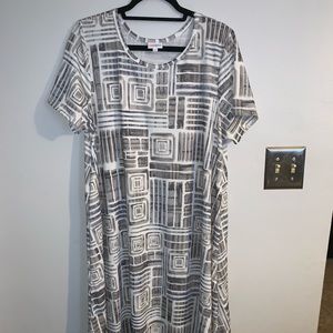 NO POCKET LuLaRoe Carly